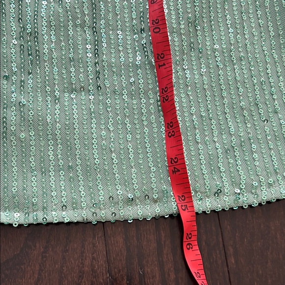 Elegant Mint Green Sequin Top NWOT - Picture 9 of 13